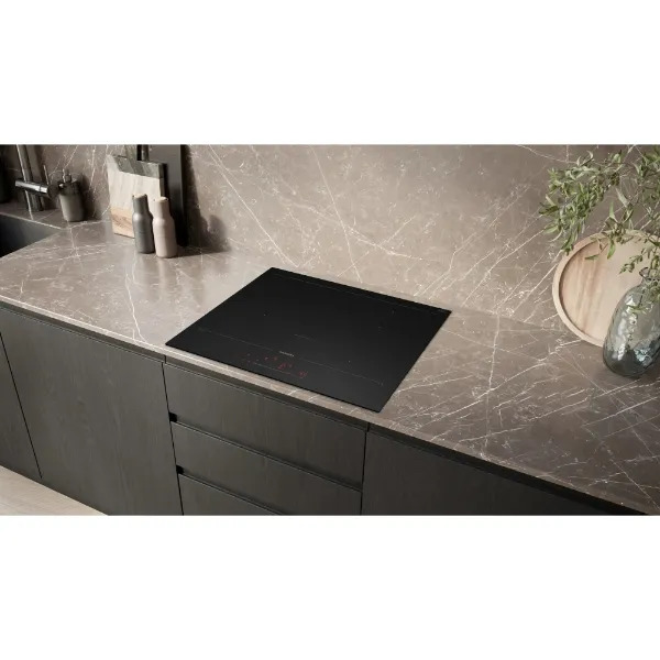 Siemens EX61AHYC1E Induction hob in matt black_installed