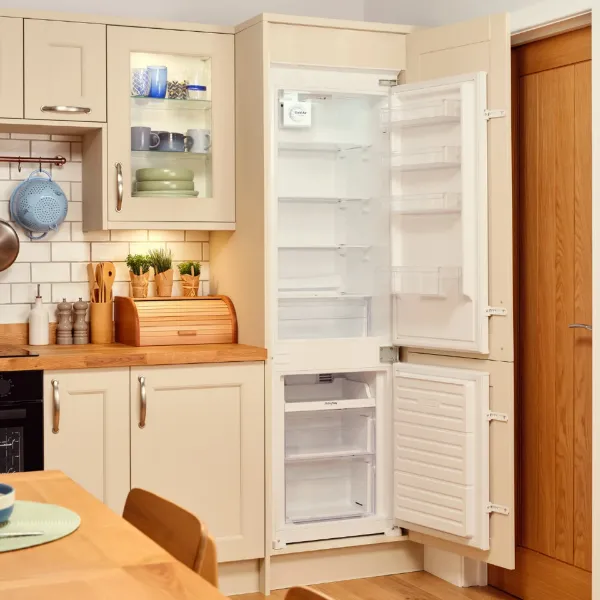 Sensis RFCMBI015470EW 54cm 70/30 Built InFrost Free Fridge Freezer - White_room view